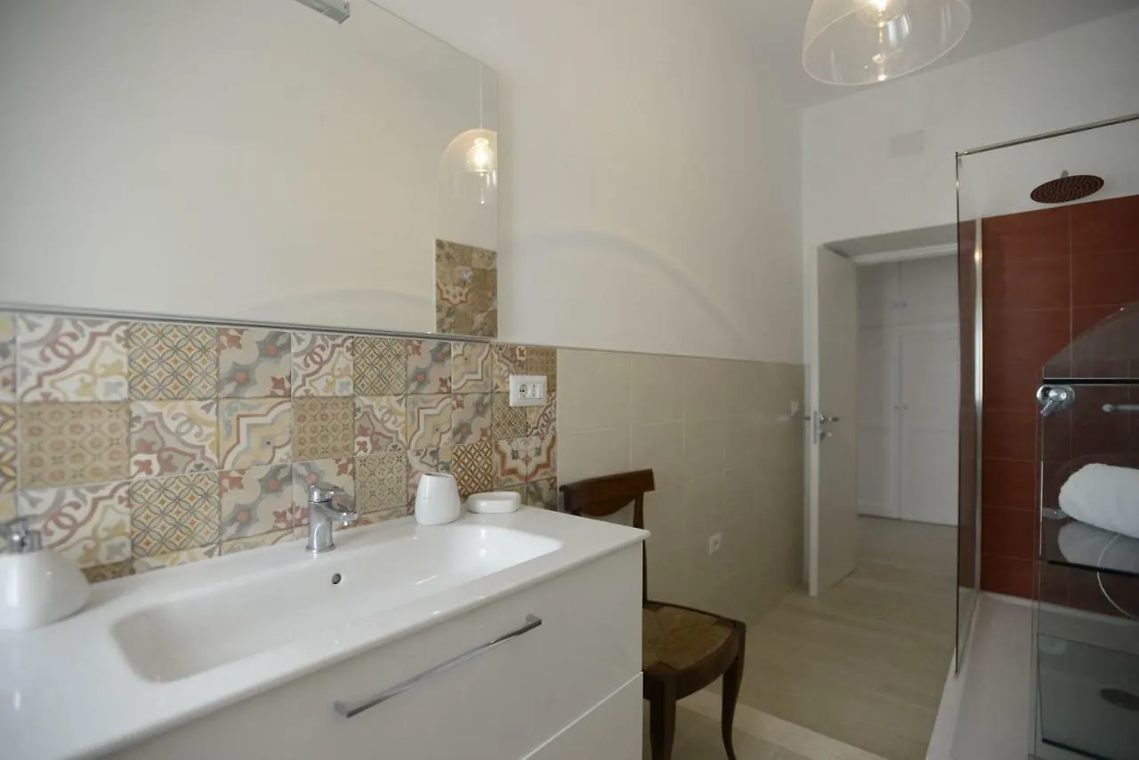 B&B Alghero 82 住宿加早餐酒店